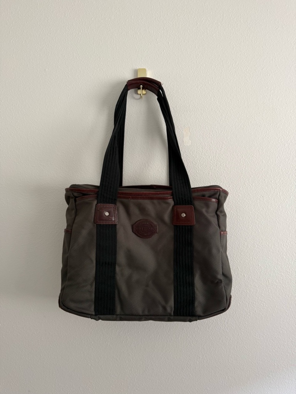 Filson nylon leather Computer Briefcase Bag
Travel bag